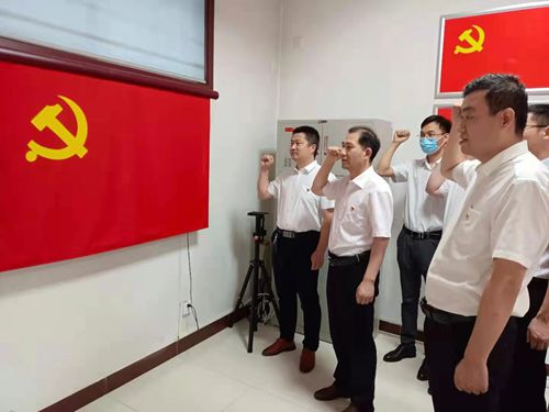 張剛、王德光入黨宣誓 (2)_副本.jpg