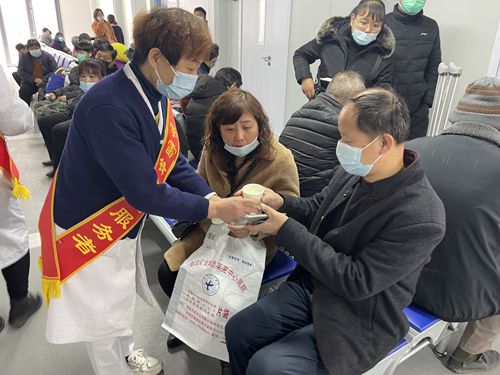 寒冬就醫(yī)有溫�?我為患者辦實(shí)事1_副本.jpg 寒冬就醫(yī)有溫�?我為患者辦實(shí)事1_副本.jpg