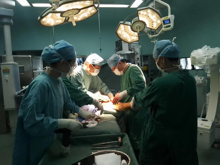 骨二科手術.jpg