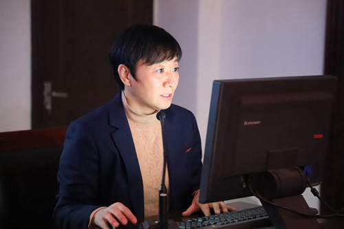 7e68c01cd1da4da493a747cb3db4075f_noop.jpg 7e68c01cd1da4da493a747cb3db4075f_noop.jpg